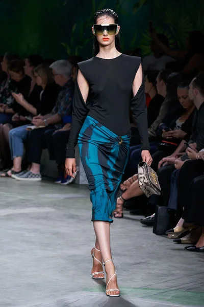 Look 14